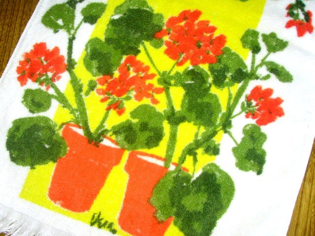  Tea Towel Orange Red Geraniums Green Pots Excellent w Tag SGD